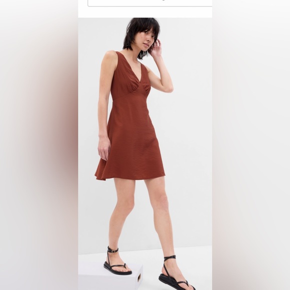 NWT Sz 12 Gap V neck Mini Dress - Picture 1 of 9